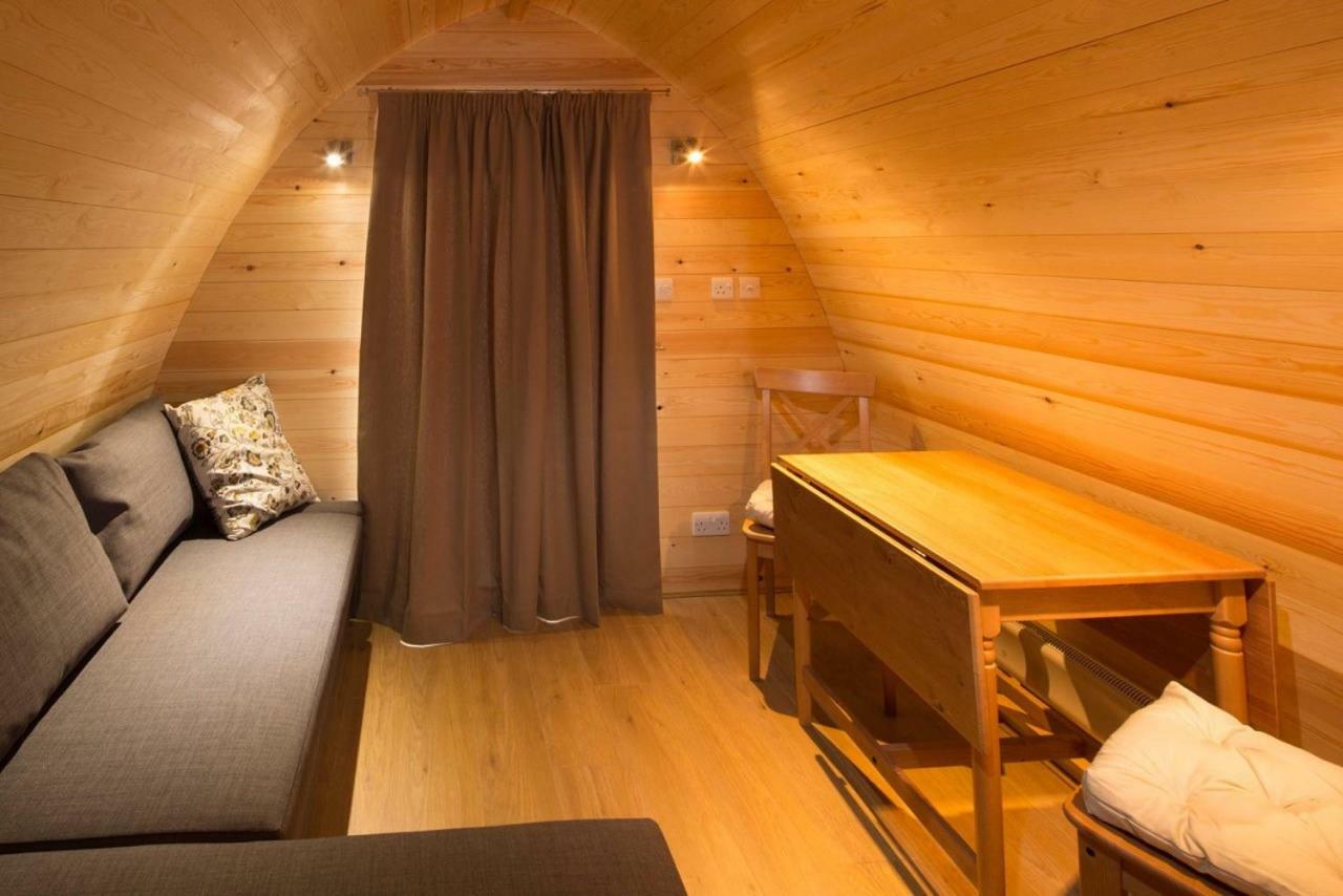 Lupin Glamping Pod Otel Cheltenham Dış mekan fotoğraf