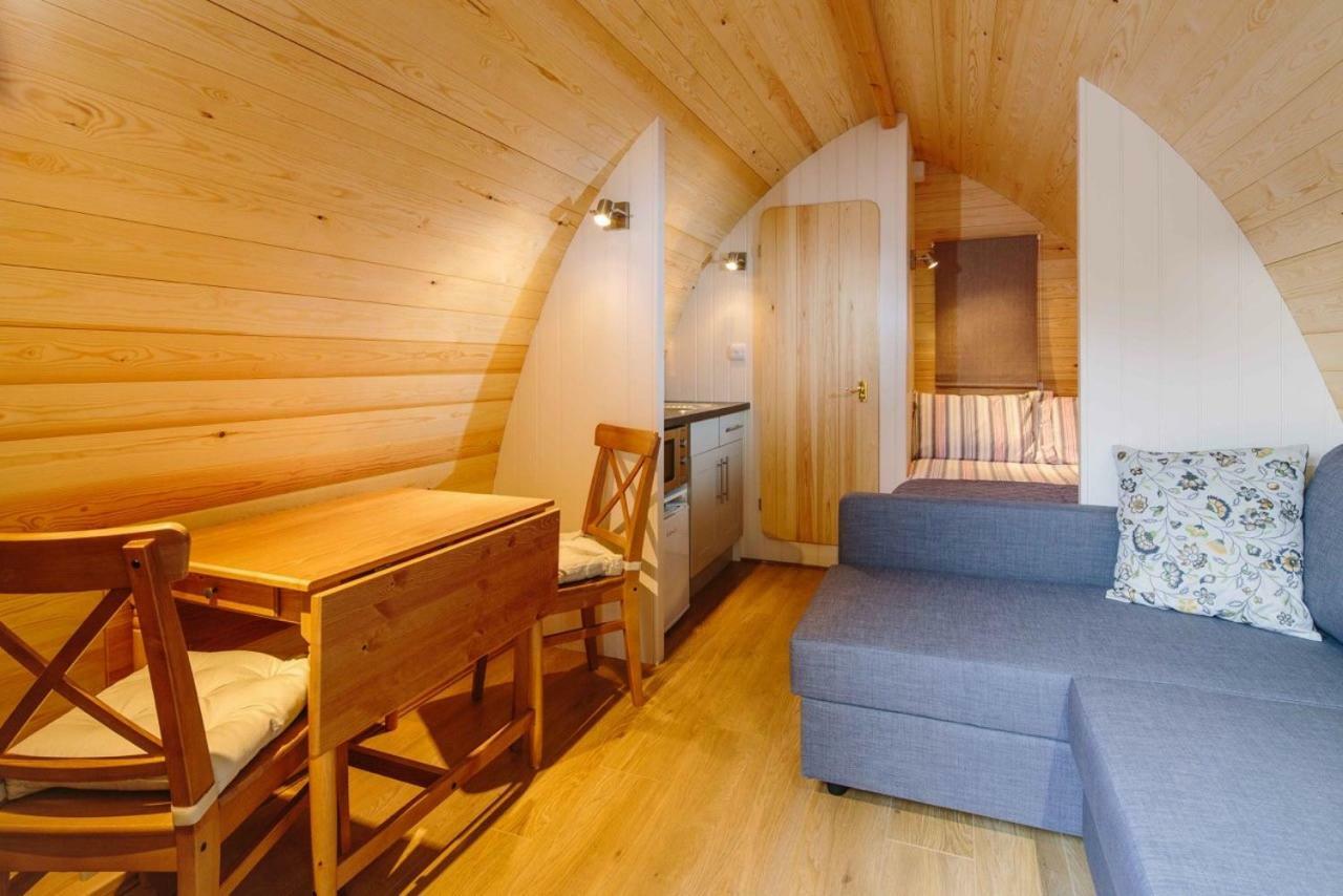 Lupin Glamping Pod Otel Cheltenham Dış mekan fotoğraf