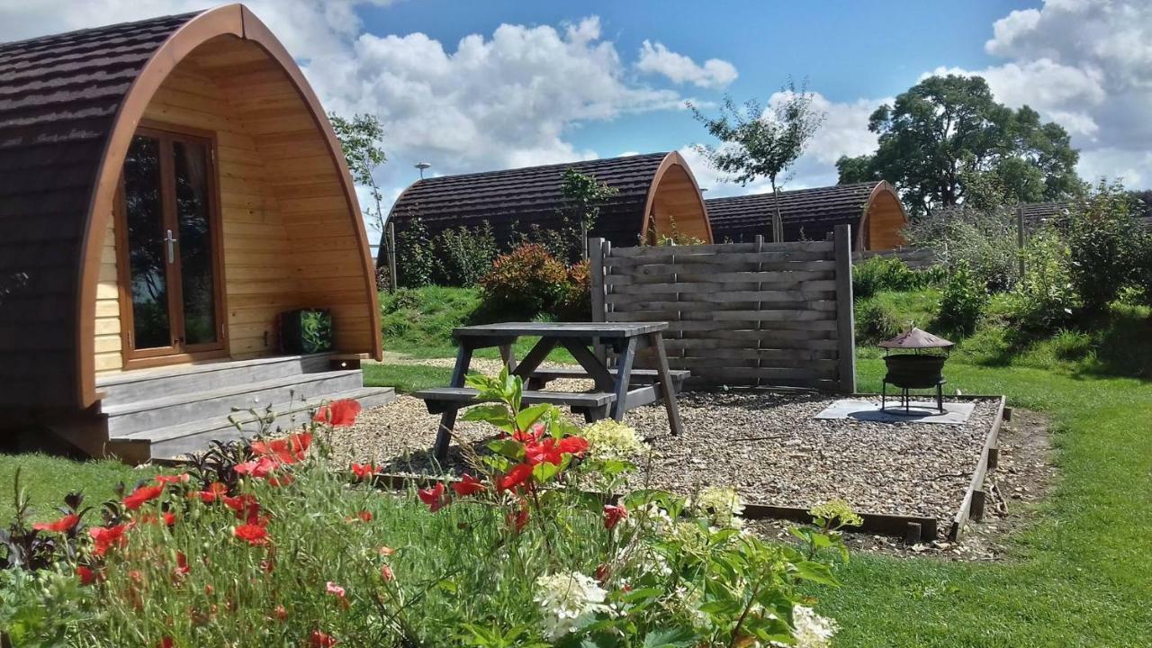 Lupin Glamping Pod Otel Cheltenham Dış mekan fotoğraf